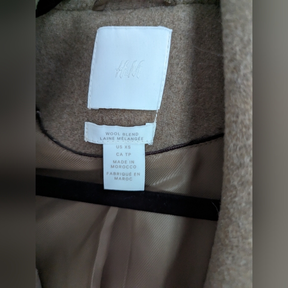 Euc H&M runs big belted coat - Picture 4 of 5